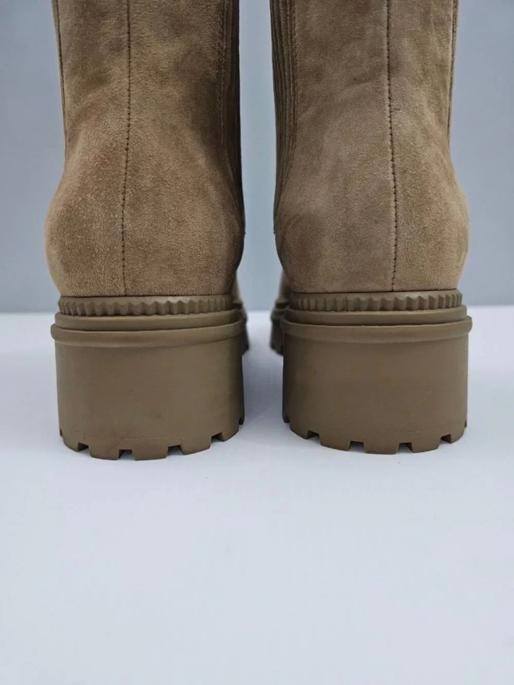 Marc Fisher LTD Hadria Chelsea Ankle Boot Natural Tan Suede Cap Toe Womens 9